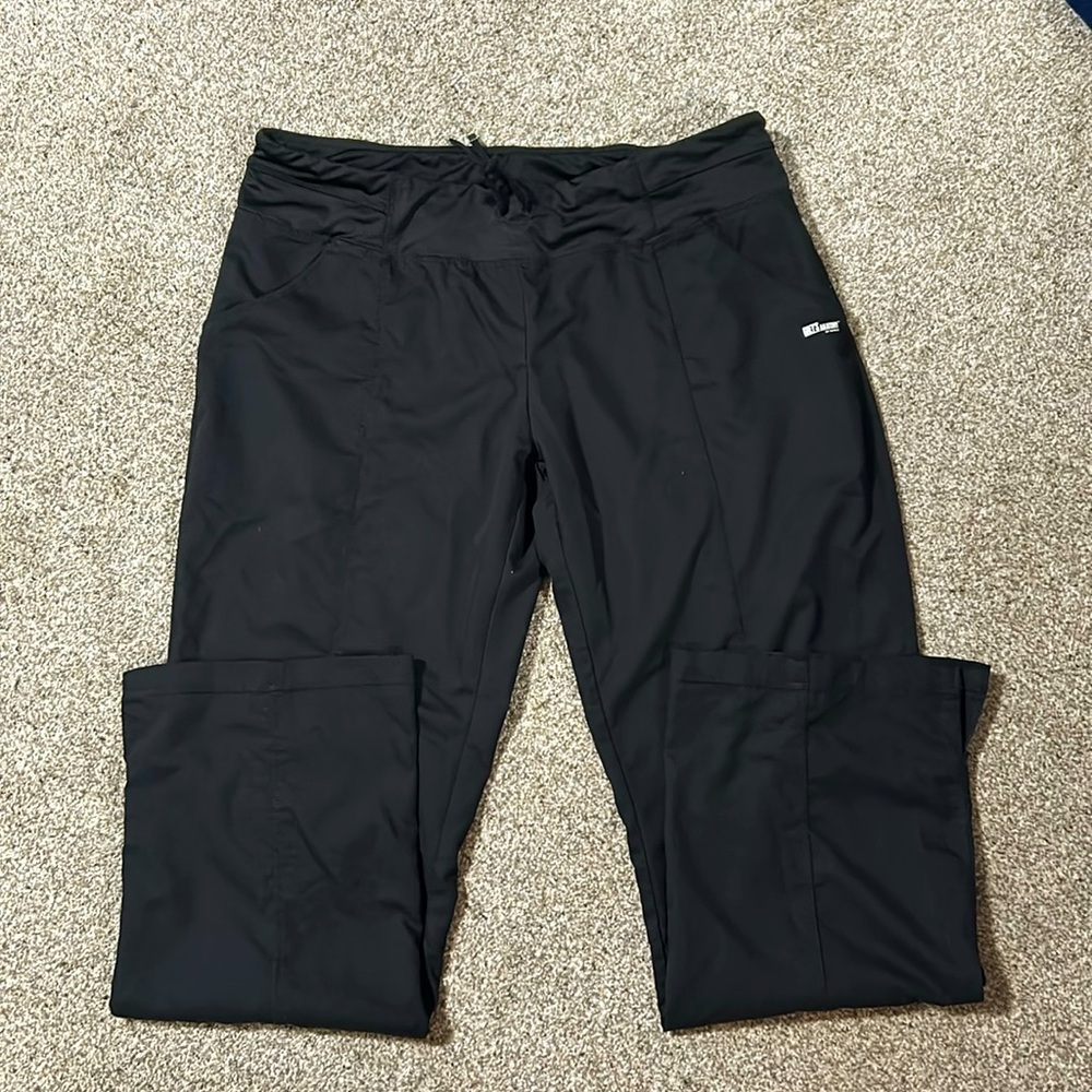 Women’s Greys Anatomy scrub pants. Very good condition. Smoke free home.